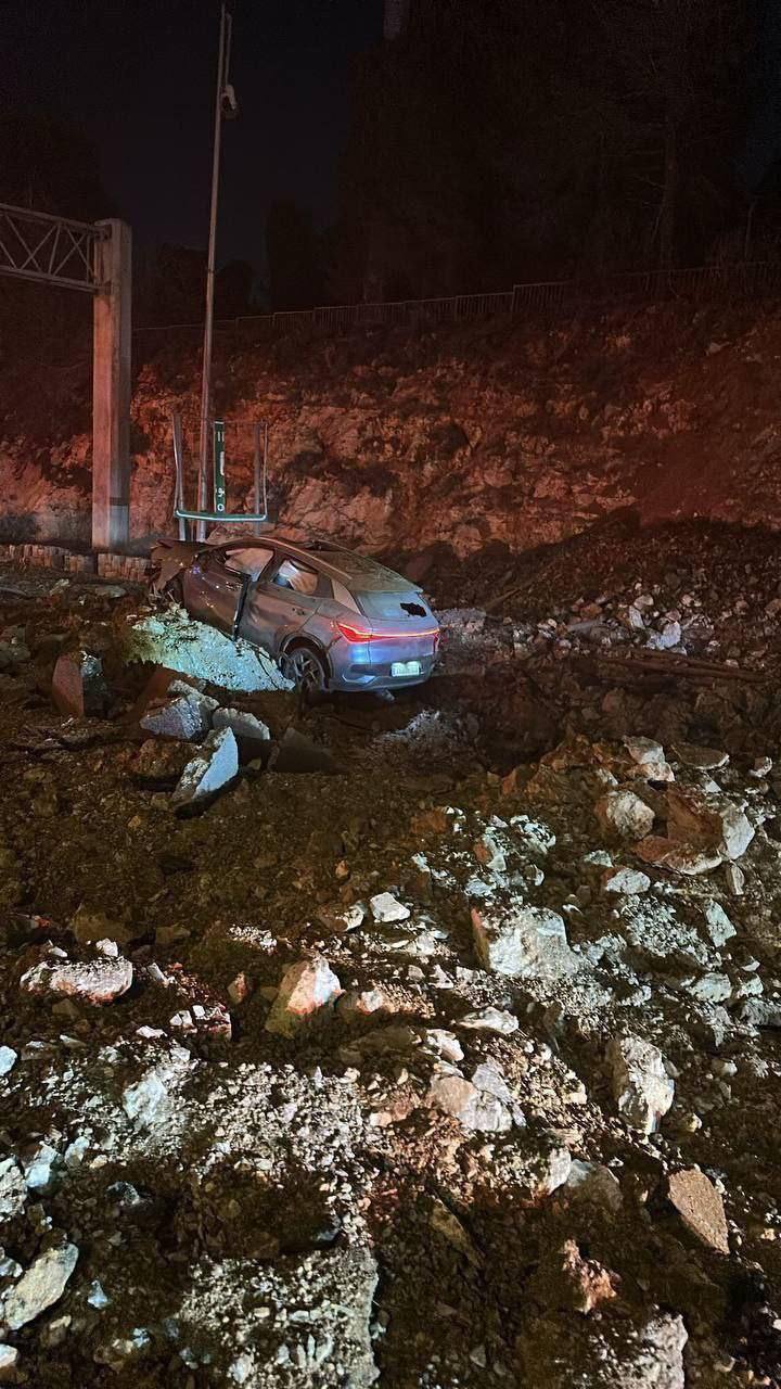 دومین جلسه شورای موقت رهبری با حضور پزشکیان، اژهای و اعرافی برگزار شد / ادعای ترامپ: جنگ ممکن است ۴ هفته یا کمتر ادامه داشته باشد / شهادت ۷ فرمانده نیروهای مسلح / ادعای آسوشیتدپرس: فرد مسلحی که پیراهنی با پرچم ایران بر تن داشت، دو نفر را کشته و ۱۴ نفر را در تگزاس آمریکا زخمی کرد/ مهر: حمله موشکی ایران به اربیل/ میزان: حمله به ساختمان فرماندهی انتظامی ری/ امارات سفارت خود در ایران را بست دومین جلسه شورای موقت رهبری با حضور پزشکیان، اژهای و اعرافی برگزار شد / ادعای ترامپ: جنگ ممکن است ۴ هفته یا کمتر ادامه داشته باشد / شهادت ۷ فرمانده نیروهای مسلح / ادعای آسوشیتدپرس: فرد مسلحی که پیراهنی با پرچم ایران بر تن داشت، دو نفر را کشته و ۱۴ نفر را در تگزاس آمریکا زخمی کرد/ مهر: حمله موشکی ایران به اربیل/ میزان: حمله به ساختمان فرماندهی انتظامی ری/ امارات سفارت خود در ایران را بست