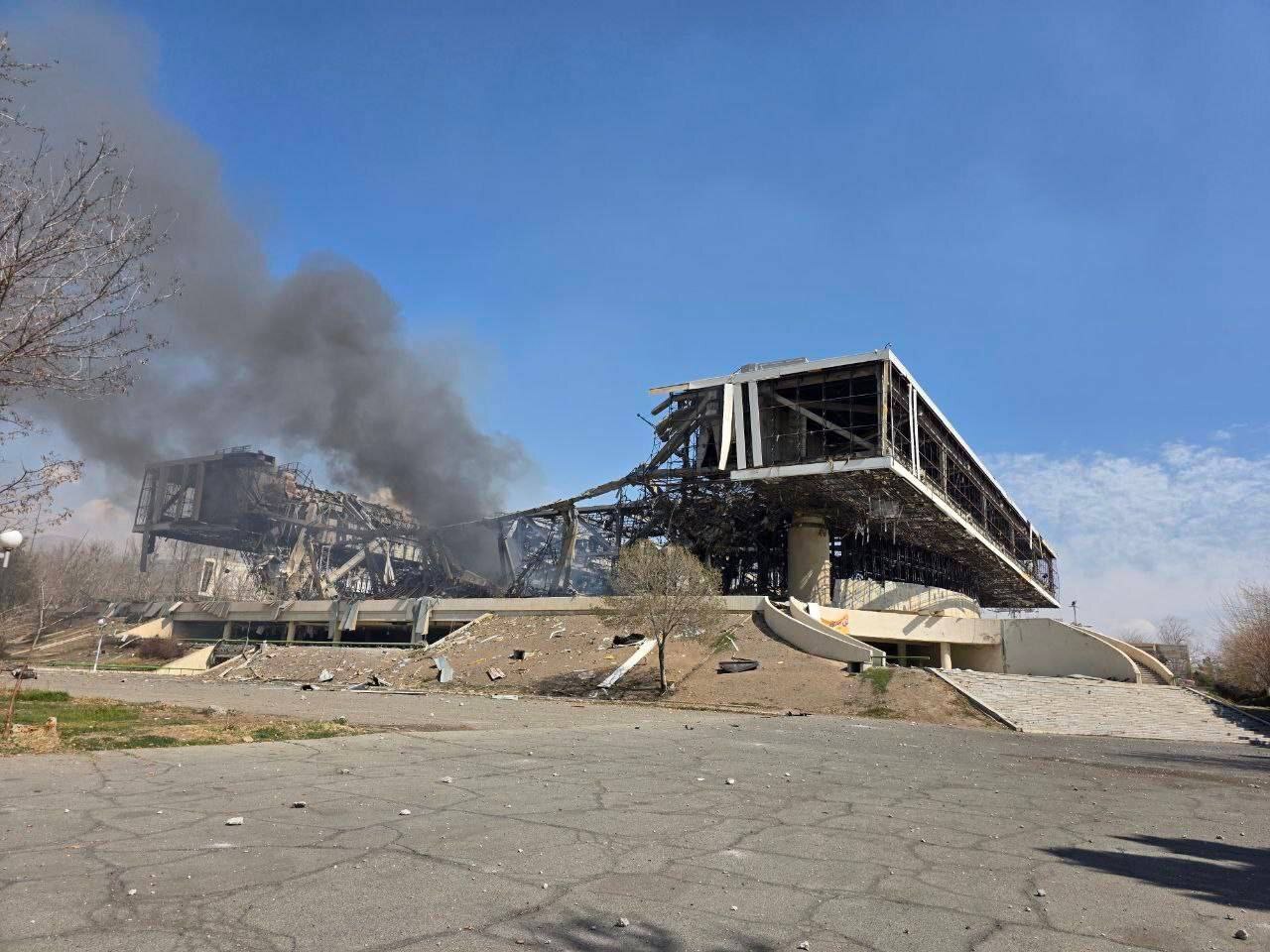 میزان: تصاویری از تخریب سالن دوازده هزار نفری آزادی در جریان حملات موشکی