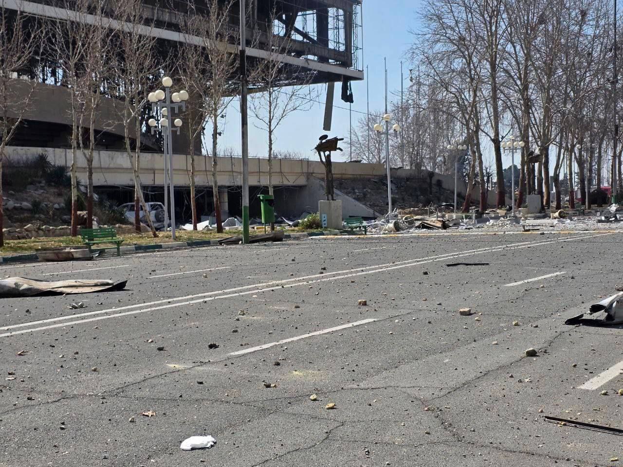 میزان: تصاویری از تخریب سالن دوازده هزار نفری آزادی در جریان حملات موشکی