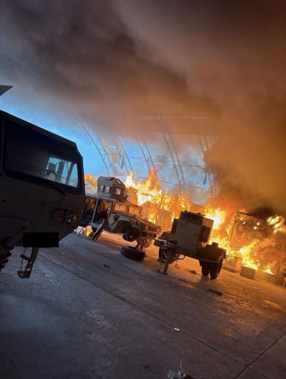 دراپ سایت نیوز: ایران یک سایت موشکی پاتریوت آمریکایی در امارات را هدف قرار داد/ادعای آکسیوس به نقل از مقام آمریکایی: مرحله دوم جنگ را آغاز کردیم؛ تا ۱۴ روز ادامه خواهد یافت/قیمت نفت از ۹۲ دلار عبور کرد/آکسیوس: روبیو به کشورهای عربی اطلاع داده که هدف امریکا تغییر حکومت در ایران نیست/ادعای ترامپ: با وجود یک رهبر دینی در ایران مخالفتی ندارم/المیادین: عربستان و امارات به دنبال پایان جنگ دراپ سایت نیوز: ایران یک سایت موشکی پاتریوت آمریکایی در امارات را هدف قرار داد/ادعای آکسیوس به نقل از مقام آمریکایی: مرحله دوم جنگ را آغاز کردیم؛ تا ۱۴ روز ادامه خواهد یافت/قیمت نفت از ۹۲ دلار عبور کرد/آکسیوس: روبیو به کشورهای عربی اطلاع داده که هدف امریکا تغییر حکومت در ایران نیست/ادعای ترامپ: با وجود یک رهبر دینی در ایران مخالفتی ندارم/المیادین: عربستان و امارات به دنبال پایان جنگ