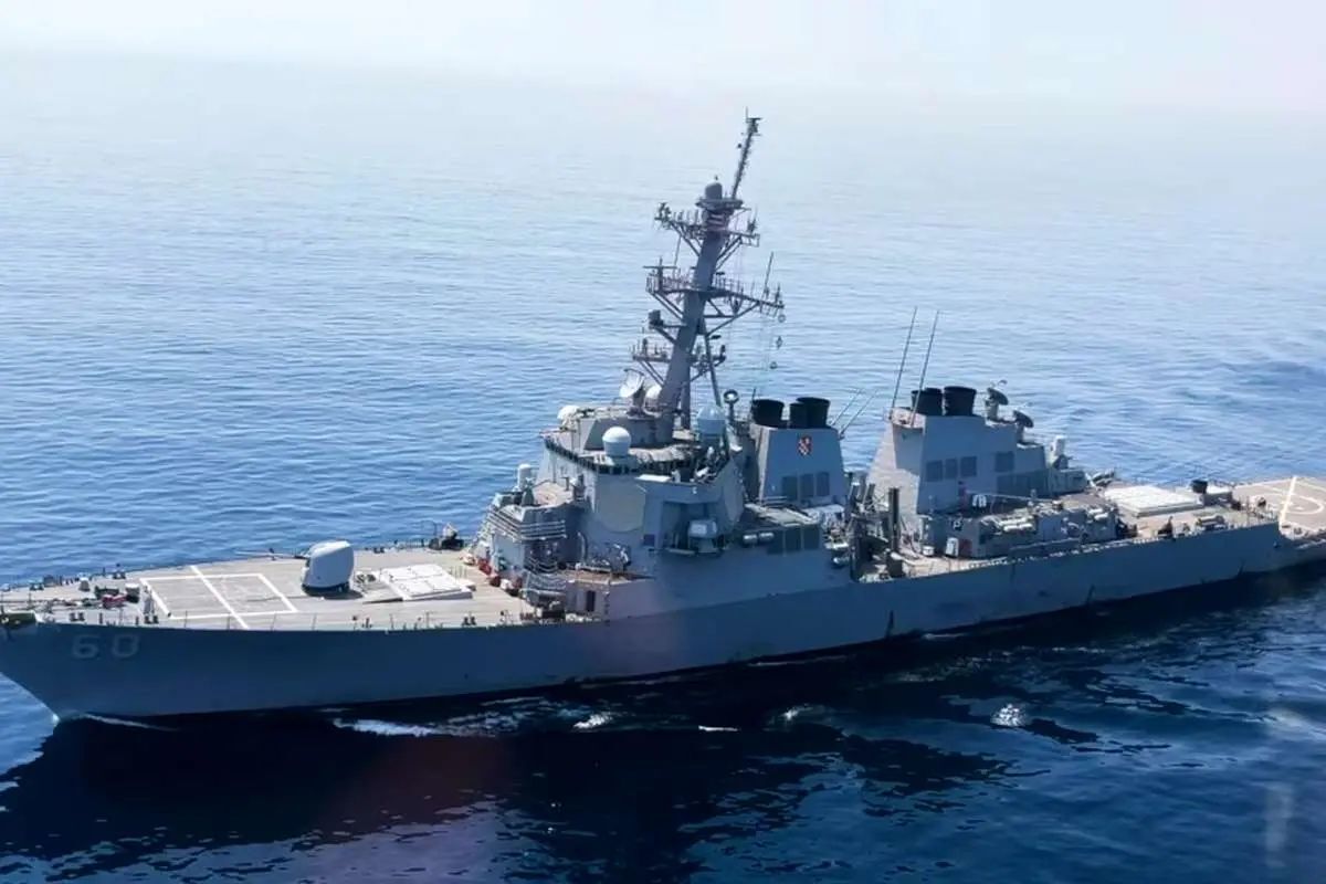 تسنیم: صدای انفجارهای شدید در شمال، جنوب، شرق، غرب و مرکز تهران / بلومبرگ: عربستان برای خاتمه دادن به جنگ، تماس‌های مستقیم خود با ایران را افزایش داده / سی‌ان‌ان: کاندولیزا رایس، وزیر خارجه بوش در حال ورود به کاخ سفید دیده شد / گفتگوی تلفنی پوتین با پزشکیان/ سی‌ان‌ان: چین ممکن است در حال آماده‌سازی برای کمک مالی و موشکی به ایران باشد/ ارتش: ناو آبراهام لینکلن را با موشک ساحل به دریا هدف قرار دادیم