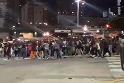 ببینید / ویدیویی که یک کاربر اسرائیلی از فرار افراد در پی شلیک موشک های ایران منتشر کرد