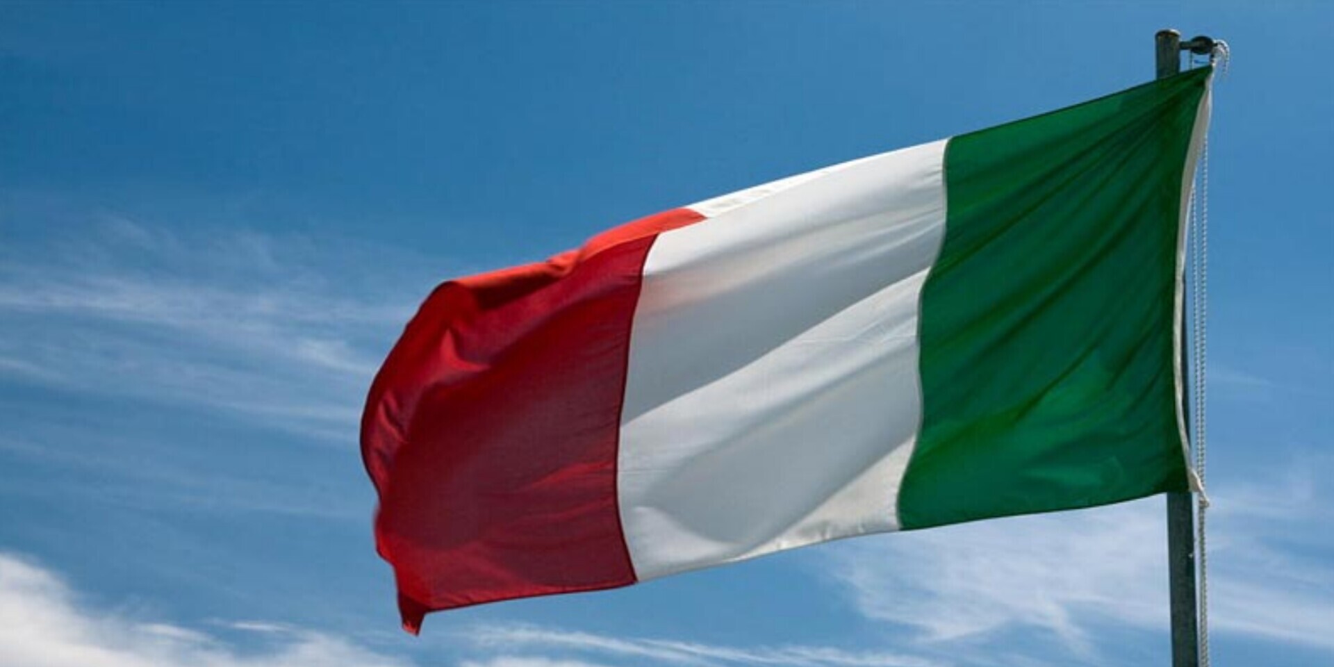 بلومبرگ: ایتالیا ۴۰ سال پس از اینکه راکتورهای خود را تعطیل کرد، در حال بررسی بازگشت به انرژی هسته‌ای است