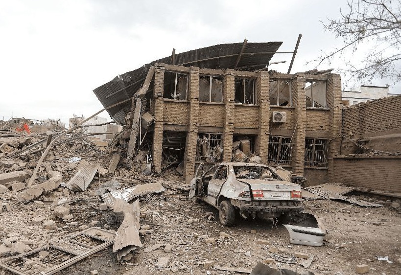 هلال‌احمر: ۵۴ هزار و ۵۵۰ واحد غیرنظامی در جنگ دچار آسیب جدی یا تخریب شده‌اند/گفت‌وگوی تلفنی پزشکیان و مکرون/قرارگاه خاتم: مکان‌های مرتبط با اینترنشنال در منطقه را هدف قرار می‌دهیم/ادعای رسانه عبری: در پشت مواضع علنی ترامپ، یک فرآیند دیپلماتیک چندلایه در جریان است که هدف آن پایان سریع جنگ است/تسنیم: حمله به شهرک صنعتی محمودآباد قم؛ ۷ کارگر شهید شدند/جهش ۷۱ درصدی قیمت نفت اوپک