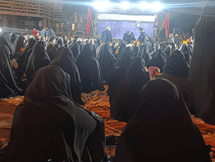 ببینید / واکنش مردم به صدای پدافند در میدان انقلاب