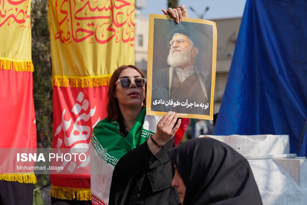 تصاویر: مراسم تشییع «علی لاریجانی»، «غلامرضا سلیمانی» و شهدای ناوشکن دنا