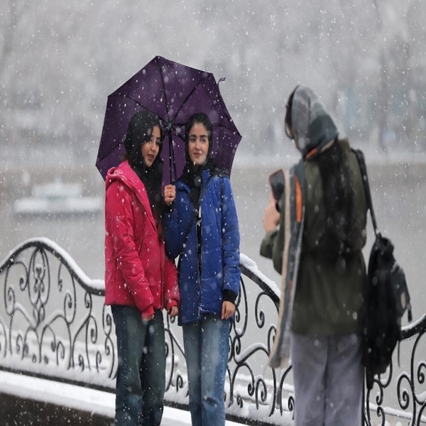 تصاویر: بارش برف در تبریز