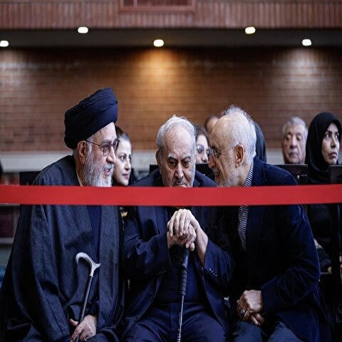 تصاویر: مراسم تشییع پیکر عبدالمجید ارفعی، مترجم منشور کوروش