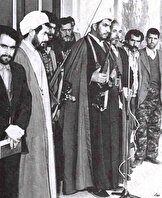 عکس/ امام جمعه‌ مسلح ارومیه