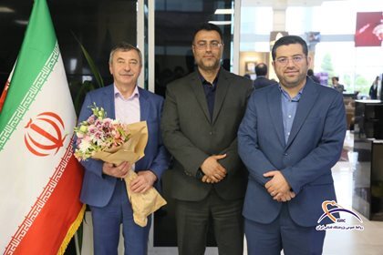 فضانورد نامدار روس وارد ایران شد؛ استقبال رسمی پژوهشگاه فضایی ایران از مهمان بینالمللی فضانورد نامدار روس وارد ایران شد؛ استقبال رسمی پژوهشگاه فضایی ایران از مهمان بینالمللی