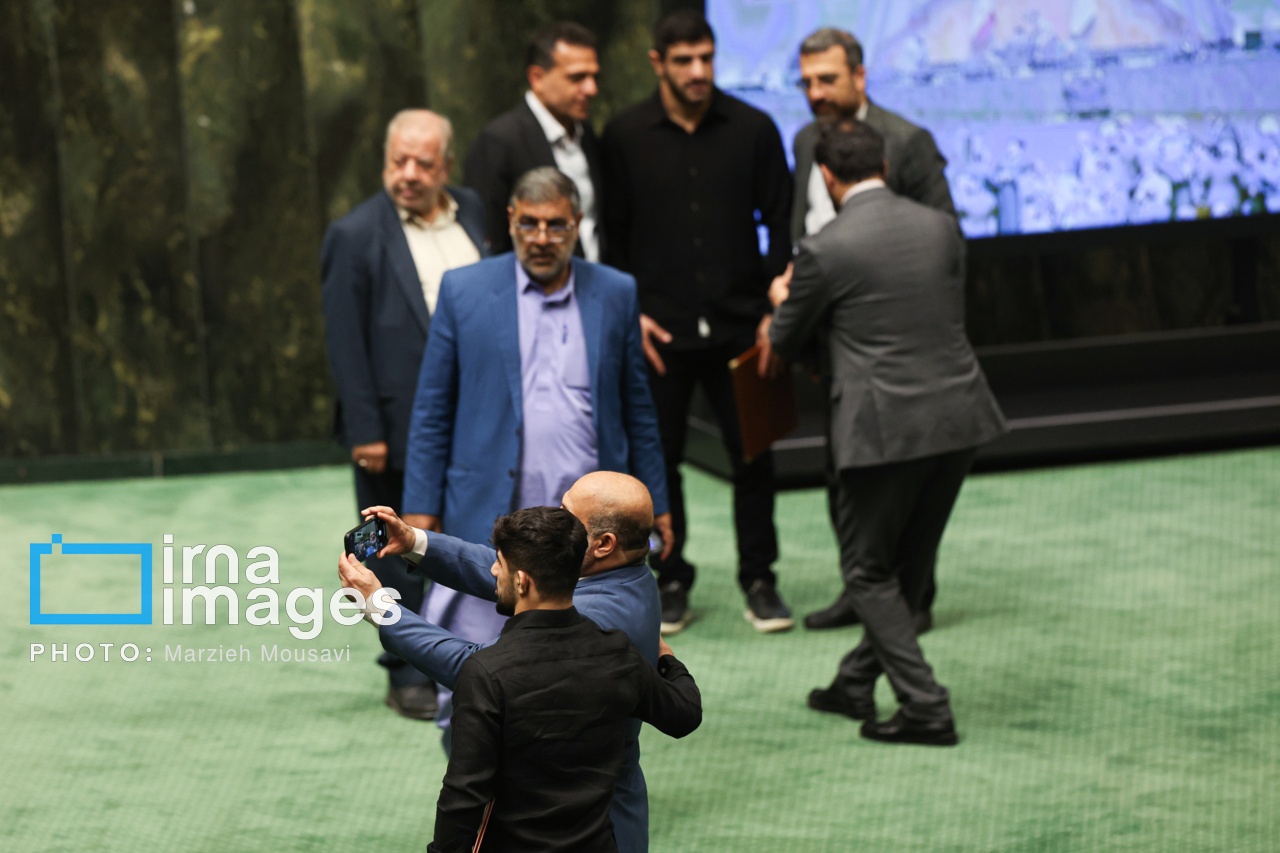 تصاویر: جلسه علنی مجلس شورای اسلامی - ۱۳ مهر ۱۴۰۴
