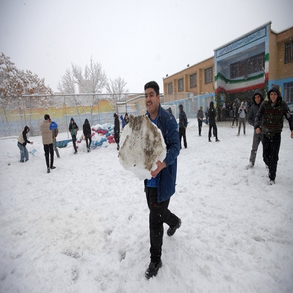 تصاویر: بارش برف پاییزی در همدان