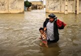 تداوم بارش برف و باران در کشور؛ دو کودک در روستای سیل زده «مهرگی» جان خود را از دست دادند و سالمندان، کودکان و بیماران، در محاصره آب‌های گل‌آلود گرفتار مانده‌اند / هلال احمر: شمار جانباختگان در سیلاب جنوب کشور به ۷ نفر رسید / اینترنت و تلفن در بشاگرد و برق ۶۴ روستای این شهرستان هم قطع شد /قطعی آب و برق در ۷۰ روستای کرمان / بارش سنگین برف در کاشان
