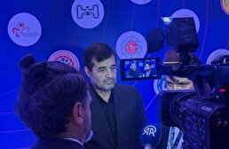 ببینید / اشک‌های خبرنگار TRT ترکیه در آغوش وزیر ورزش و در حمایت از ملت ایران