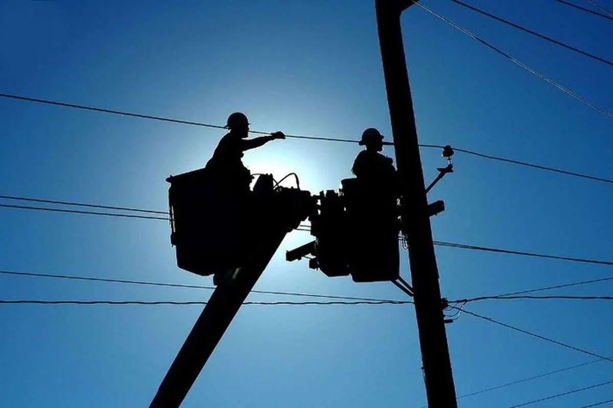 سپهوند، نماینده مجلس: در صورت حمله به نیروگاه‌ها، قطع کامل برق رخ نخواهد داد/ پراکندگی جغرافیایی نیروگاه‌ها و اتصال شبکه سراسری برق، امکان مدیریت بحران را فراهم می‌کند/ شبکه برق ایران کاملا متصل است و قابلیت انتقال از نقطه‌ای به نقطه دیگر را دارد