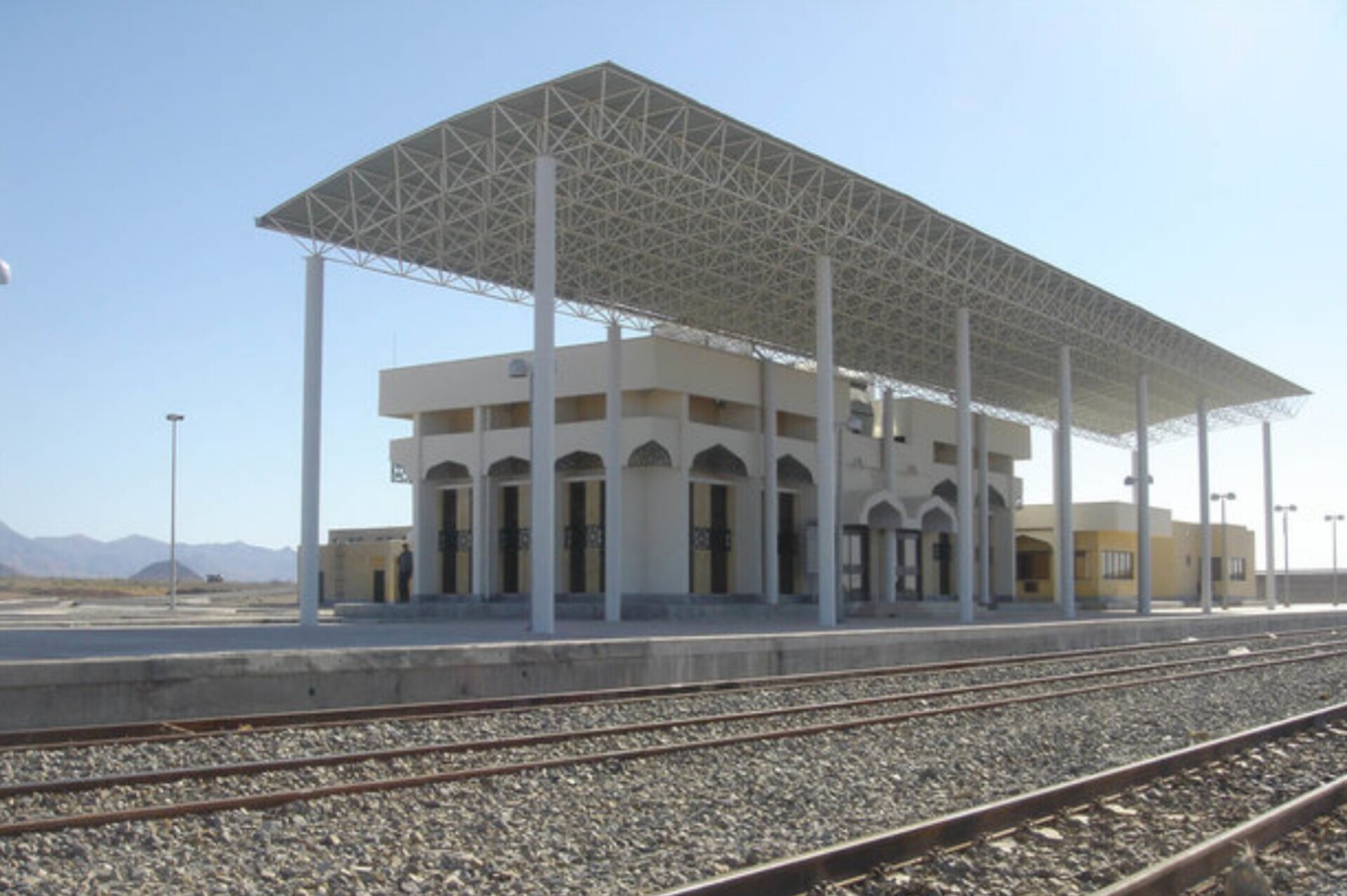 میزان: حمله دشمن به ریل راه‌آهن در کرج