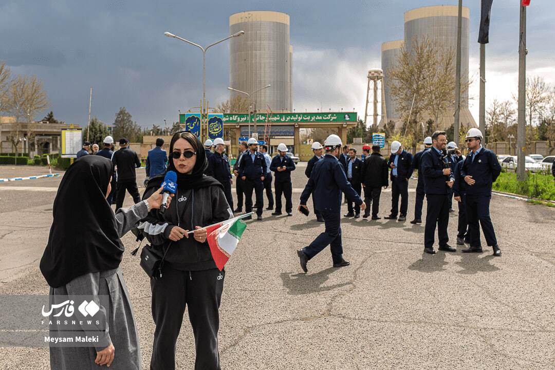 تصاویر: زنجیره انسانی مقابل نیروگاه شهید رجایی قزوین