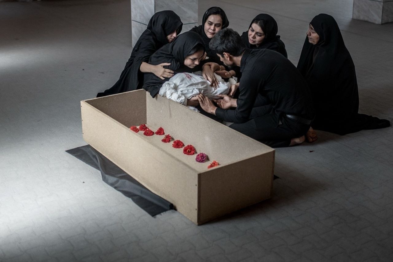 تصاویر: تشییع پیکر دانش‌آموز شهید «محمدطا‌ها جعفری»، از شهدای مدرسه میناب پس از ۳۰ روز چشم‌انتظاری