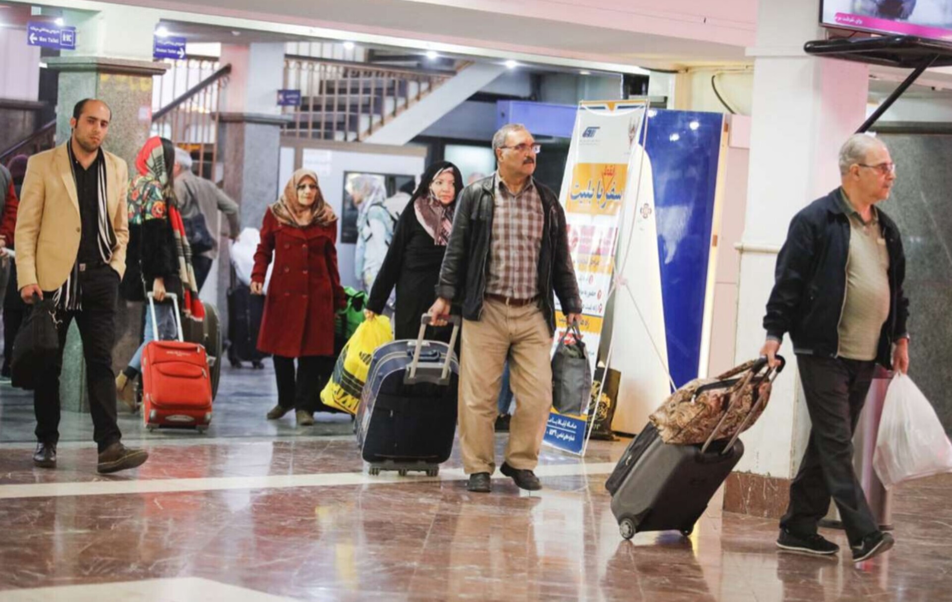 راه‌آهن: به جز محور زنجان- تبریز که بخش آسیب دیده تاسیسات زیربنایی آن در دست بازسازی است، از بعد از ظهر امروز فعالیت قطارهای مسافری در کشور از سر گرفته می‌شود