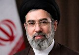 توصیف آیت‌الله مجتبی خامنه‌ای از رهبر شهید: صحبت از مردی است که آنقدر که مشهور بود، شناخته نشد؛ از خصوصیات ایشان ایران‌دوستی و تلاش مستمر برای استقلال هرچه بیشتر ایران عزیز بود که در کنار آن بر وحدت کلمه و انسجام ملّی تأکید داشتند/ ایشان عمری را در تلاش برای برپائی نظام اسلامی و قوام و بقاء آن طی کردند و در عین حال جمهوری اسلامی بدون مردم از نظر ایشان بی‌معنا می‌نمود
