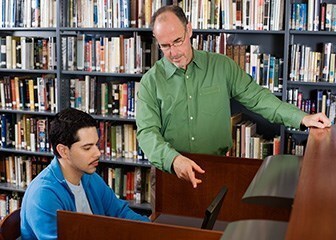 ما کتابدار داشتیم وقتی شما نبودید!