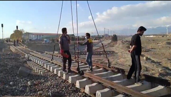 فرمانداری: پل راه‌آهن چهارباغ ۴۸ ساعت پس از حمله، به طور کامل ترمیم شد