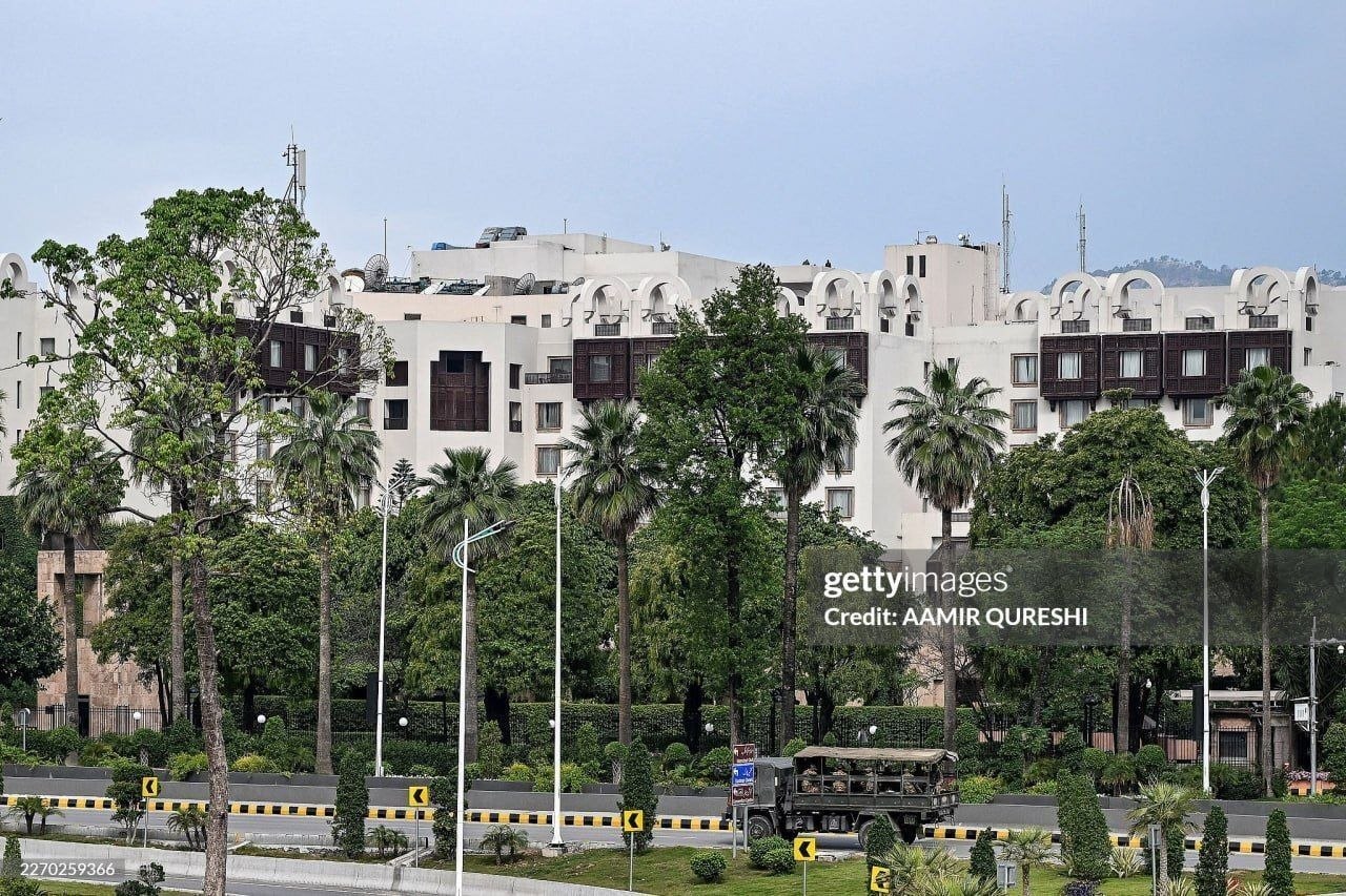 تصاویر/ محوطه بیرونی هتل سارینای محل برگزاری مذاکرات ایران و آمریکا در اسلام‌آباد