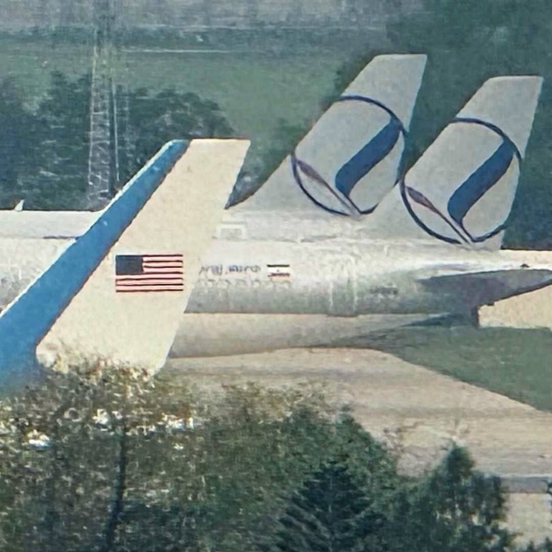 عکس/ هواپیماهای مذاکره‌کنندگان ایرانی و آمریکایی در کنار یکدیگر