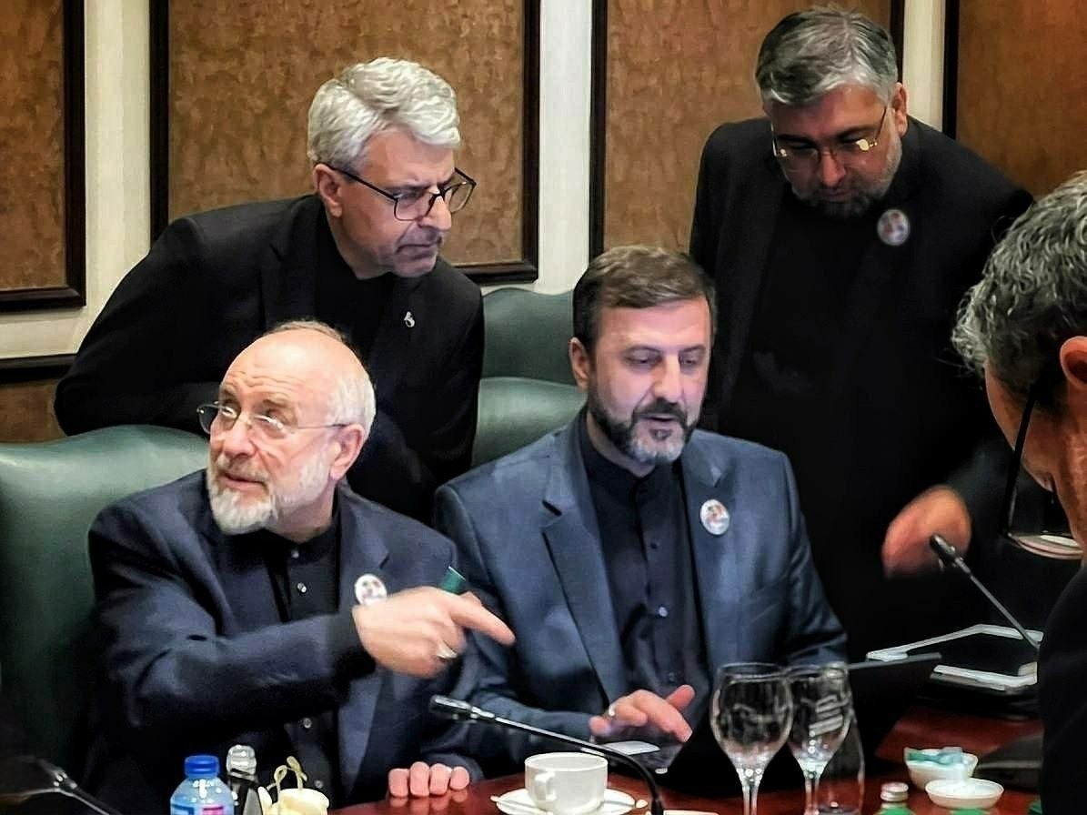 فایننشال تایمز: مذاکره‌کنندگان ایرانی پیشنهاد مدیریت مشترک تنگه هرمز را رد کردند/منبع پاکستانی: ممکن است مذاکرات تا یکشنبه ادامه یابد/تسنیم: دو هیات در حال تبادل متن هستند/العربی الجدید: خوش‌بینی زیادی نسبت به موفقیت مذاکرات وجود دارد/کاخ سفید: مذاکرات مستقیم بین هیئت‌ها ادامه دارد/تسنیم: مذاکرات از کلیات عبور کرده و در بعضی موارد وارد مباحث فنی شده