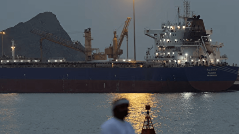 ادعای سنتکام: محاصره، کل خط ساحلی ایران را دربرمی‌گیرد از جمله بنادر و پایانه‌های نفتی، اما نه محدود به آنها / هر کشتی که بدون مجوز وارد منطقه محاصره‌شده شود یا از آن خارج گردد، مشمول توقف و بازرسی، انحراف مسیر و توقیف خواهد شد