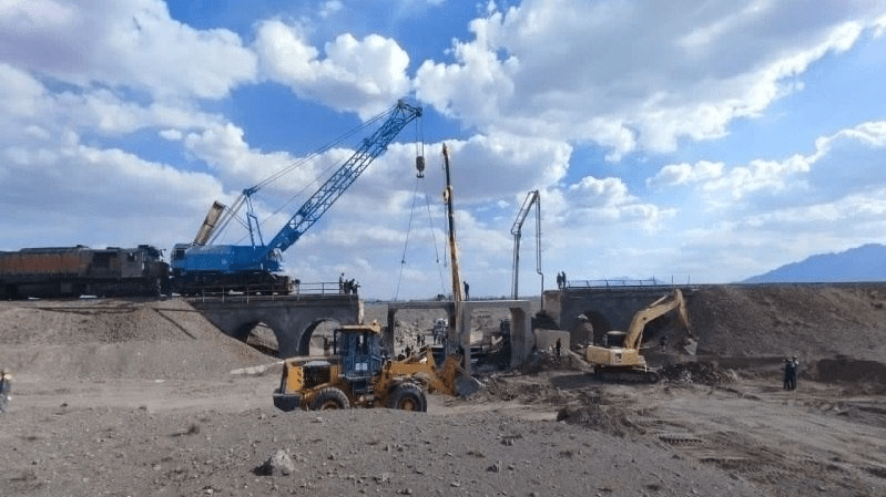 فارس: هر ۶ نقطه ریلی که درپی ‌حملات آمریکایی ـ صهیونی آسیب دیده بودند، ترمیم شدند / پل هفت‌دهانه راه‌آهن قم «در کمتر از ۴۰ ساعت» بازسازی شد