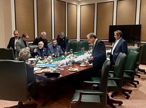 بی‌بی‌سی: چهار کشتی مرتبط با ایران از محاصره دریایی آمریکا عبور کردند/خبرگزاری دولت: تبادل مستمر پیام بین تهران و اسلام‌آباد ادامه دارد/رویترز: تیم‌های مذاکره‌کننده ایران و آمریکا اواخر این هفته برای مذاکرات به اسلام‌آباد بازخواهند گشت/رویترز: عبور نفتکشی متعلق به یک شرکت چینی علیرغم محاصره آمریکا از تنگه هرمز