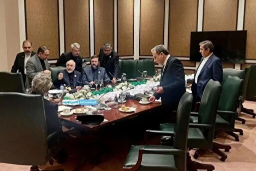 ادعای آسوشیتدپرس: میانجی‌ها امروز به تمدید آتش‌بس و ازسرگیری مذاکرات نزدیک‌تر شدند/ العربیه: گفت‌وگوی معاون بن زاید و قالیباف برای کاهش تنش/ ادعای سی‌ان‌ان: ونس و کوشنر پس از مذاکرات اخیر با طرف ایرانی در تماس بوده‌اند/ نیویورک‌تایمز: اسلام‌آباد به دنبال میزبانی دور دوم مذاکره است/ روسیه: همراه با چین آماده‌ایم تا هر نوع حمایتی را از مذاکرات ارائه دهیم