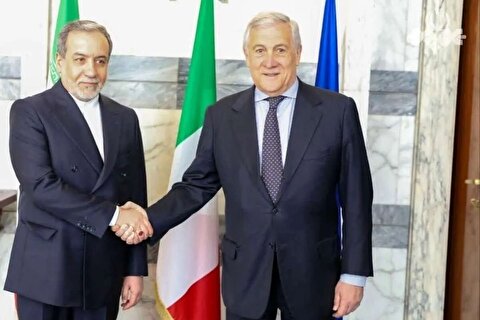 نخست‌وزیر شما از پاپ دفاع کرد و در آمریکا قدرتمندترین احمق روی زمین را به عنوان یک متحد، از دست داد/ ما مایل هستیم که برای پر کردن این جای خالی اقدام کنیم/ صلاحیت‌های ایران شامل ۷ هزار سال تمدن، علاقه مشترک به غذایی است که آماده‌ کردن آن بیشتر از زمان تمرکز ترامپ طول می‌کشد/ تنها اختلاف ایران و ایتالیا این است که چه کسی بستنی را اختراع کرده؟ ما ۲ هزار سال است که بر سر این موضوع در یک جنگ سرد هستیم