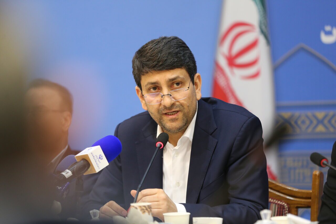 وزیر ارتباطات: تأکید بر کارکردهای شبکه ملی اطلاعات، به‌هیچ‌وجه به معنای بی‌نیازی کشور از اینترنت بین‌الملل نیست /  قطع یا محدودیت در این اتصال پیامدهای قابل توجه و حتی غیرقابل جبران بر فعالیت کسب‌وکارها، جریان نوآوری و حتی سرمایه اجتماعی داشته باشد