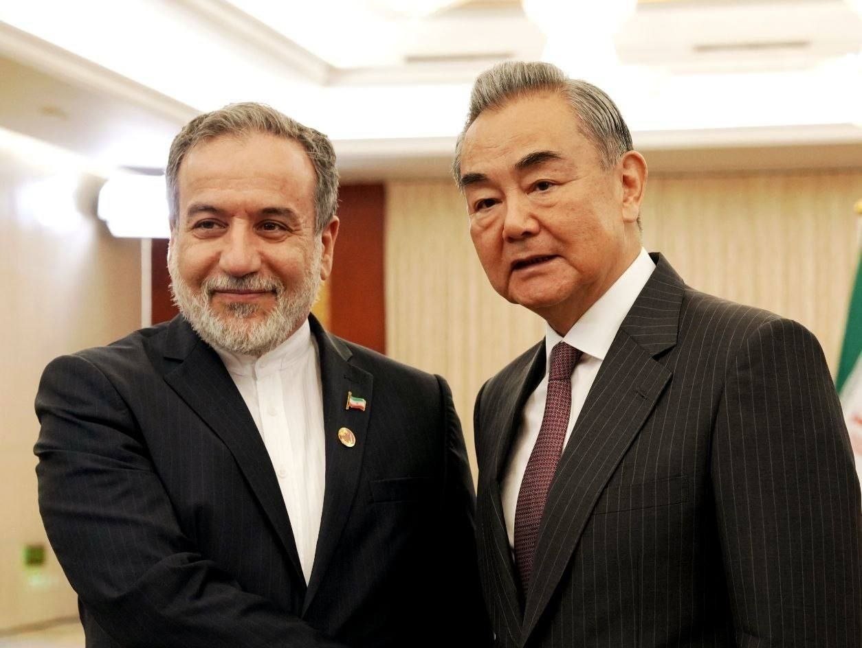 گفتگوی عراقچی و وزیر خارجه چین درباره روند مذاکرات ایران و آمریکا در اسلام‌آباد