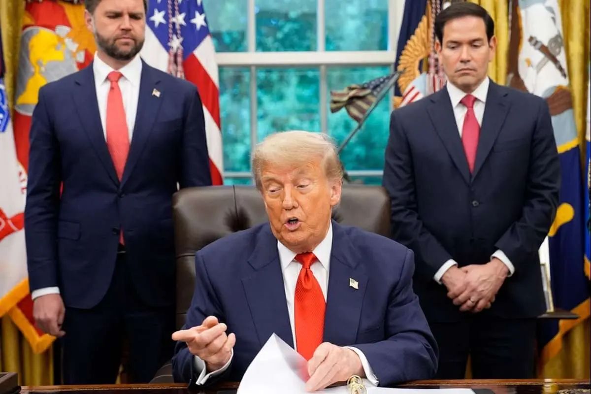 ادعای اکسپرس نیوز پاکستان: با توجه به اینکه خواسته‌های کلیدی ایران به زودی برآورده می‌شود، برگزاری گفت‌و‌گو‌های حساس در اسلام‌آباد دور از انتظار نیست/ این بار ممکن است ونس به همراه وزیر خارجه آمریکا در مذاکرات حضور یابد/ بخش زیادی از اختلافات حل شده، اما هنوز برخی موانع باقی است