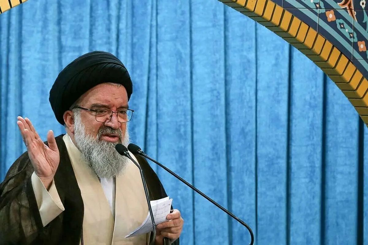 احمد خاتمی: تیم مذاکراتی ایران از جنس شما شرکت کنندگان در نماز جمعه بودند