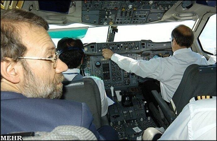 تصاویر/ شهید علی لاریجانی و محمد باقر قالیباف در کابین خلبان