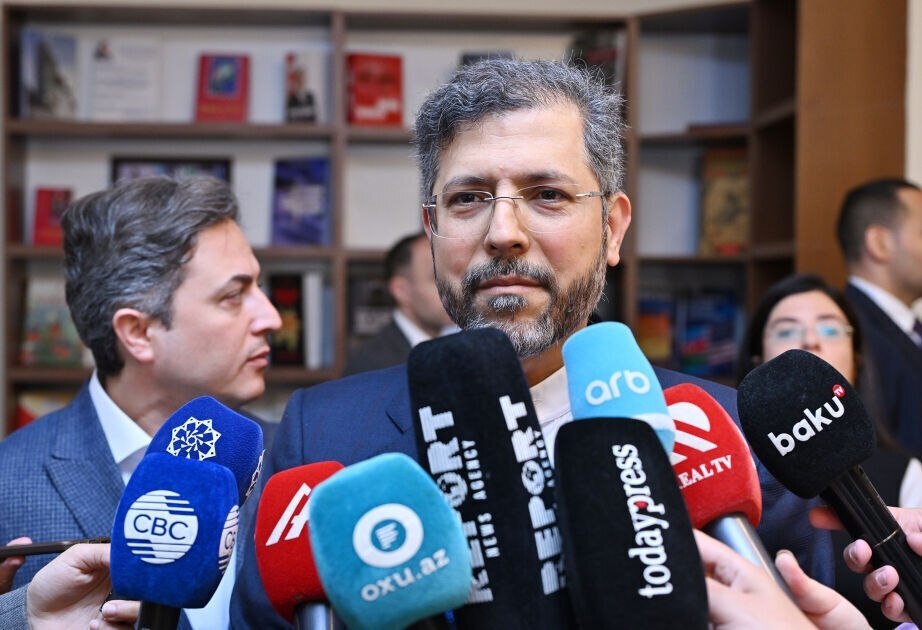 خطیب‌زاده، معاون وزیر خارجه: در حال تمرکز بر نهایی کردن چارچوب تفاهم میان ایران و آمریکا هستیم/ هنوز تاریخ دقیقی برای دور بعدی مذاکرات تعیین نشده؛ پیشرفت‌هایی حاصل شده، اما اختلاف نظر‌ها همچنان پابرجا است/ جایگزین‌های دیپلماسی بسیار نامطلوب هستند