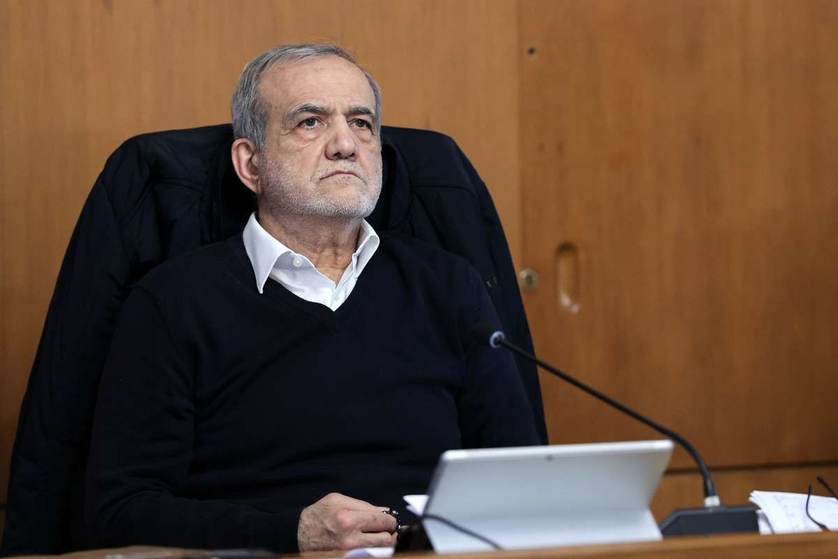 پزشکیان: ورزشکارانی که دچار خطا شده یا تحت تأثیر فضاسازی‌ها قرار گرفته‌اند، بدانند که مسیر بازگشت برای آن‌ها همواره باز است