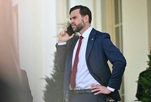 الجزیره: ایران برای سفر به پاکستان منتظر تصمیم آمریکا مبنی بر رفع محاصره است/خبرگزاری دولت: رد احتمال برگزاری دور دوم مذاکرات؛ زیاده خواهی آمریکا مانع پیشرفت شده؛ دورنمای روشنی برای مذاکراتی نتیجه‌بخش تصور نمی‌شود/سی‌ان‌ان: کاخ سفید اعلام کرده که ونس در مذاکرات آینده ایران در پاکستان حضور خواهد داشت/ادعای سی‌ان‌ان: احتمالاً چهارشنبه اعلامیه مشترکی برای تمدید آتش‌بس منتشر شود