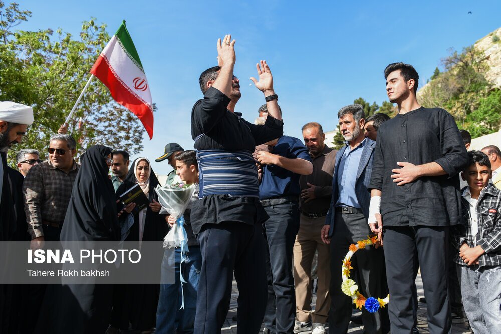 تصاویر: بازگشت ۹ دریادل ناو دنا به شیراز