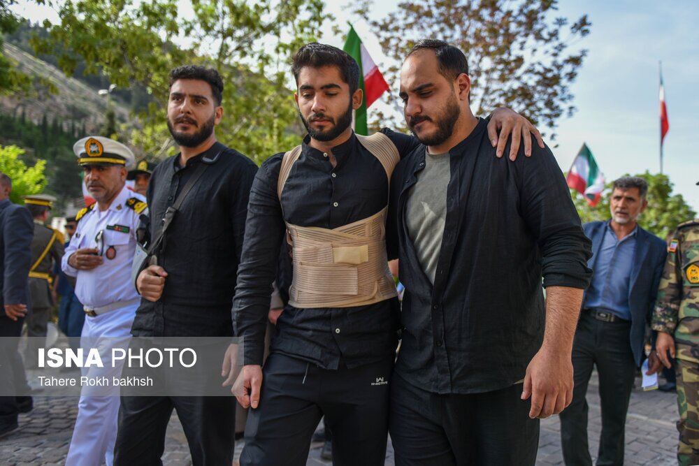 تصاویر: بازگشت ۹ دریادل ناو دنا به شیراز