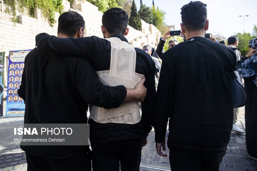 تصاویر: بازگشت ۹ دریادل ناو دنا به شیراز