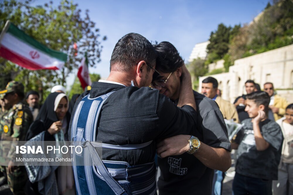 تصاویر: بازگشت ۹ دریادل ناو دنا به شیراز