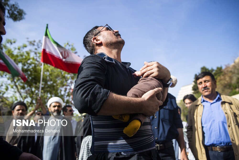 تصاویر: بازگشت ۹ دریادل ناو دنا به شیراز