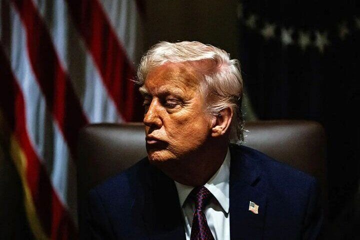 روزنامه‌نگار مشهور پاکستانی: شاید ترامپ به زودی پایان محاصره بنادر ایرانی را مد نظر قرار دهد و تمدید آتش‌بس با ایران را اعلام کند