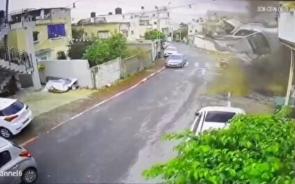 ببینید/ اصابت یک مهمات خوشه‌ای ایرانی در کفر قاسم