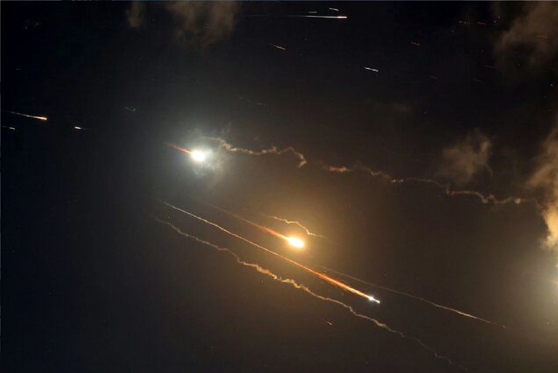 فرمانده نیروی هوافضای سپاه: خودتان حمله به ⁧زیرساخت⁩ را شروع کردید؛ این مرتبه دیگر چشم در مقابل چشم نخواهدبود/سازمان انرژی اتمی: حمله به کارخانه تولید کیک زرد اردکان/استانداری: حمله به مجتمع آب سنگین خنداب طی ۲ مرحله/نیویورک‌تایمز: استقرار نیرو‌های آمریکایی در هتل پس از حملات ایران به پایگاه‌های نظامی امریکا در منطقه/فارس: حمله به فولاد خوزستان و فولاد مبارکه اصفهان